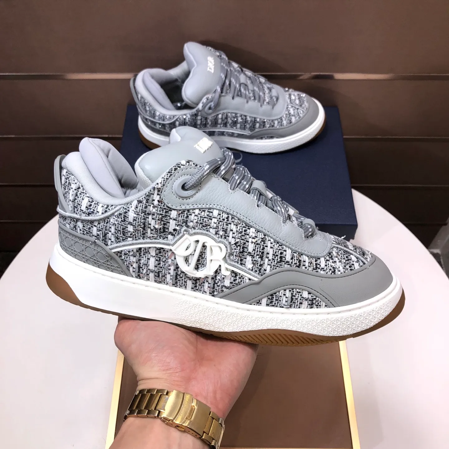 Ex-factory price: 800💶 (top original order) Brand: Dior (Dior) Standard code: Men's size 39-44 (45 customized) Grade: Same as the official website Material: Top original cowhide stitched together Original wear-resistant and lightweight outsole Style category: Fashionable casual shoes Distinguished luxury brand elements top luxury Color: Color of the actual picture